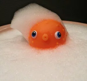 Make Your OWN Bubble Bath | creatinghealthfromscratch.com